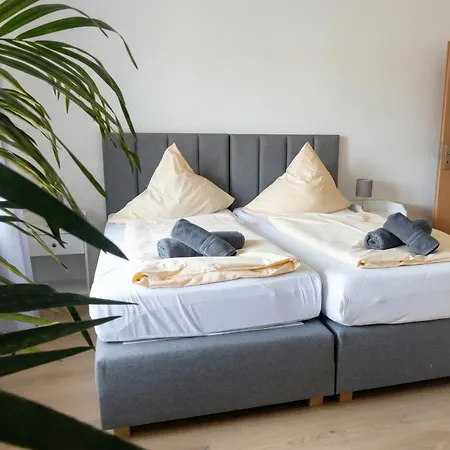 Aviva Ankerplatz - Familien-oase Mit Gartenterrasse Und 2 Schlafzimmern Bodman-Ludwigshafen
